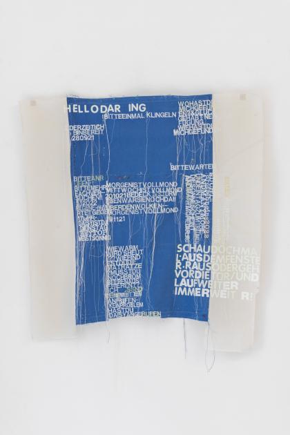 Claudia Kallscheuer, Wetter_HELLO DARLING... , 2022, 80 x 77 cm, Stickerei auf Nessel und Baumwolle