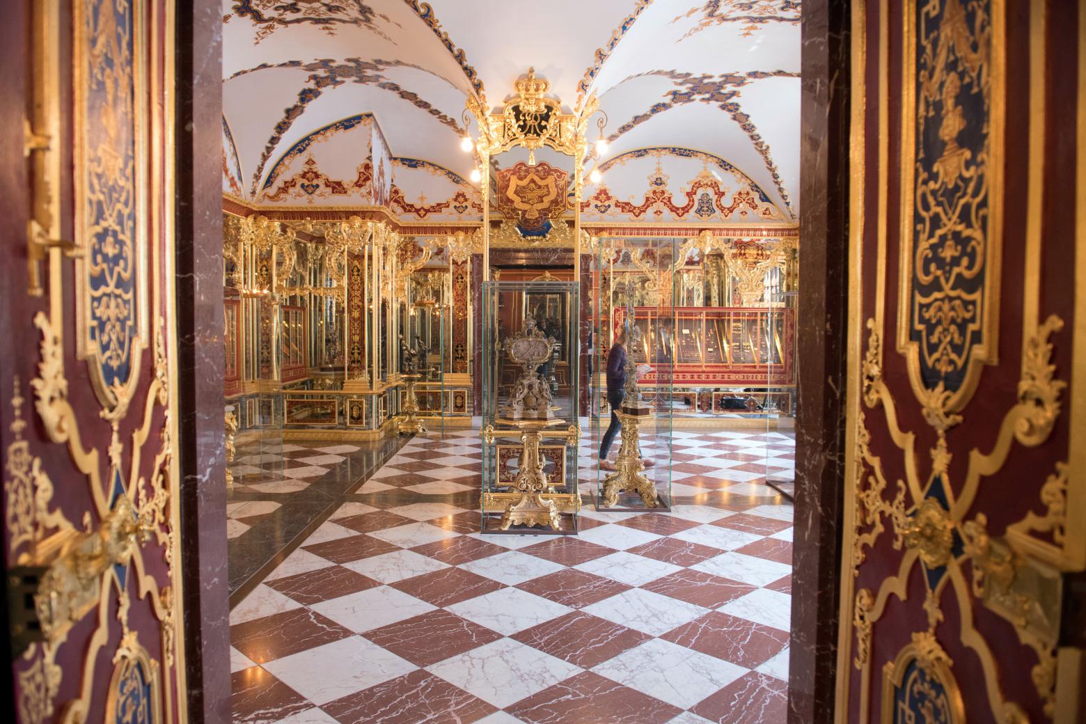  Das Juwelenzimmer im Historischen Grünen Gewölbe im Dresdner Schloss der Staatlichen Kunstsammlungen Dresden