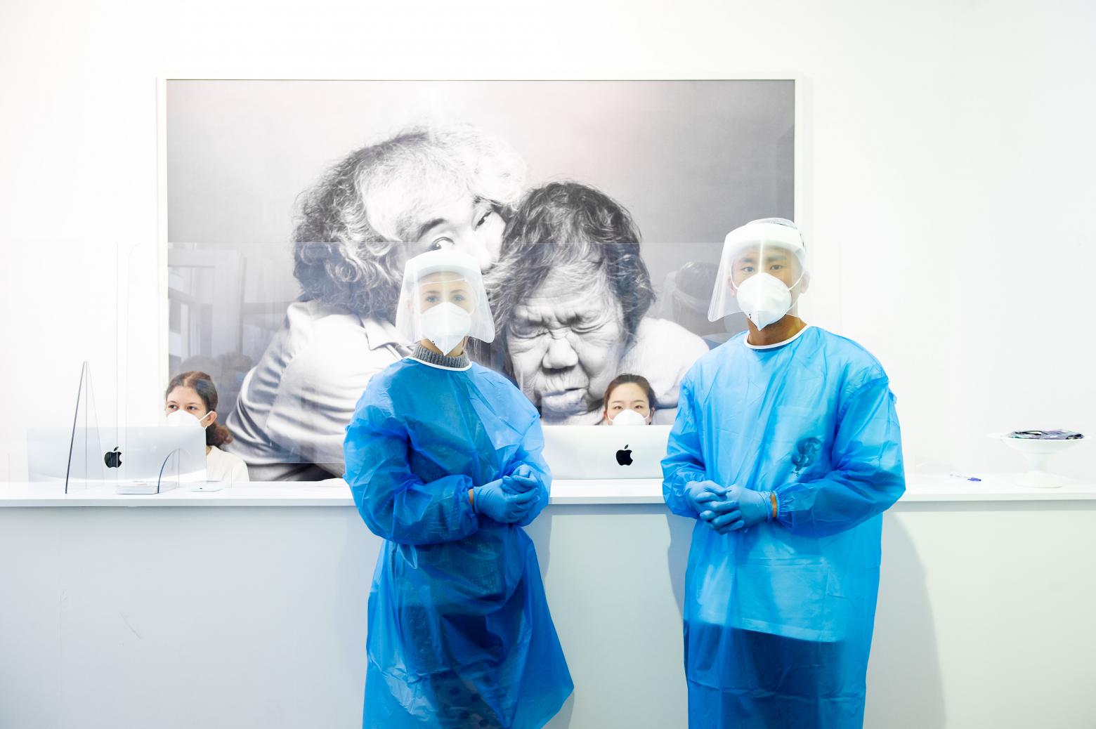 Die neu eröffnete Corona-Teststation in der DNA-Galerie in Berlin