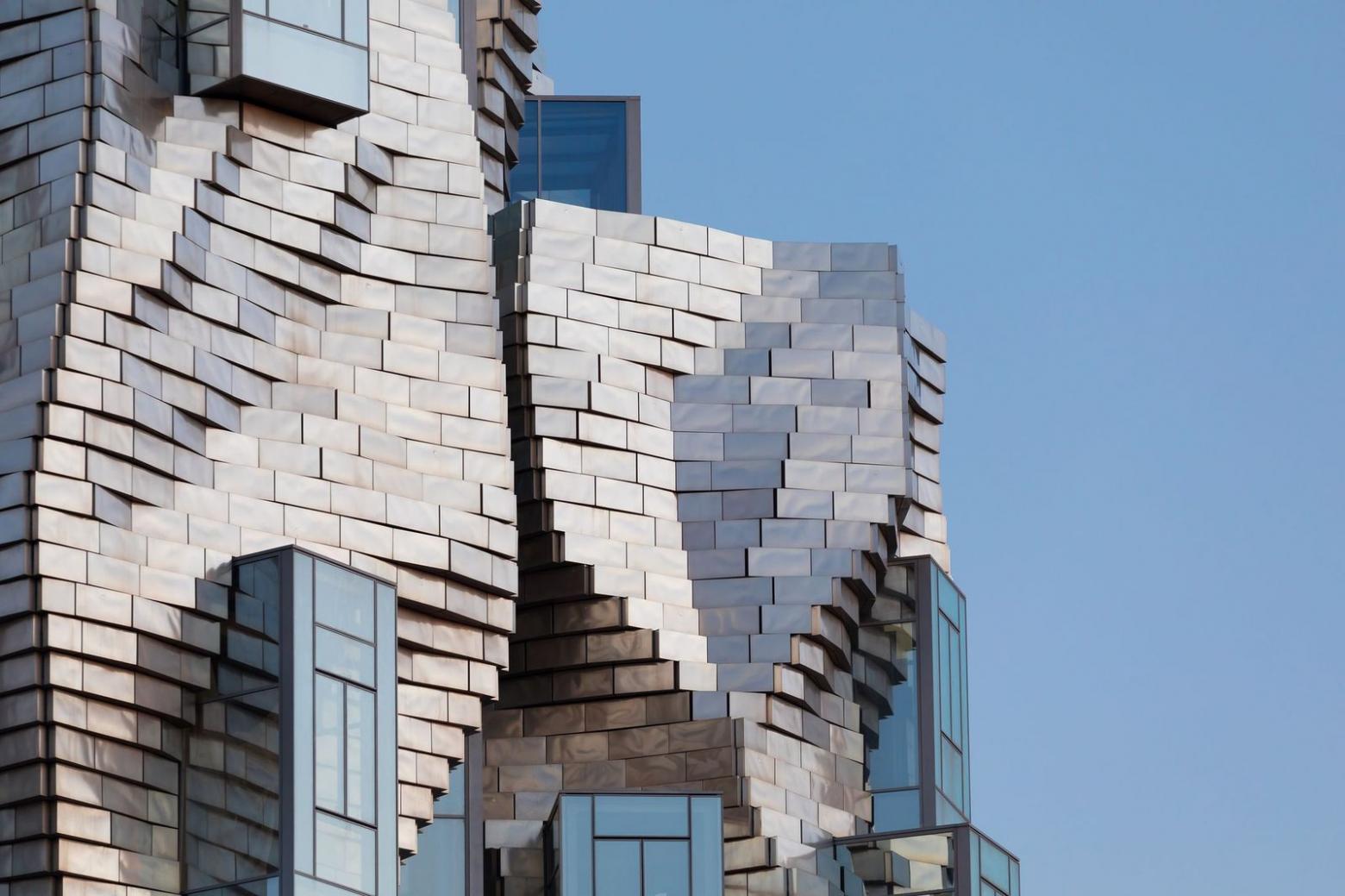 Fassade des Luma Tower von Frank Gehry in Arles