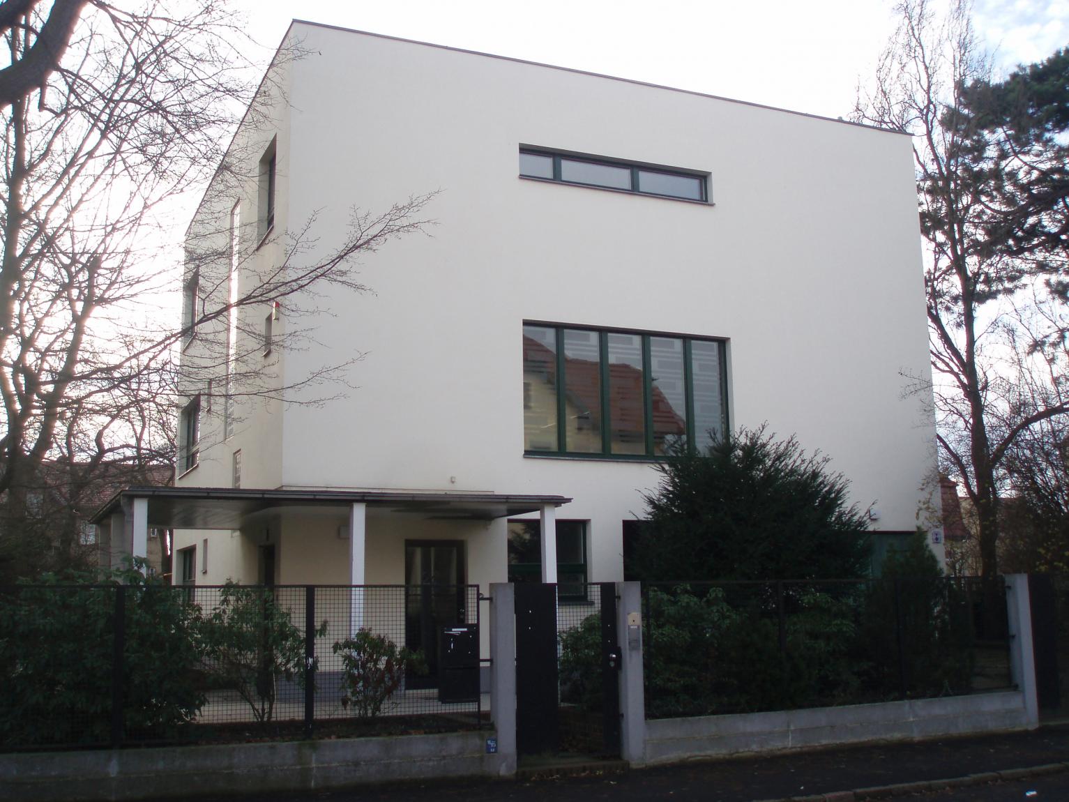 Architekt Adolf Rading "Haus Rabe" im Bauhaus-Stil von 1930, Zwenkau