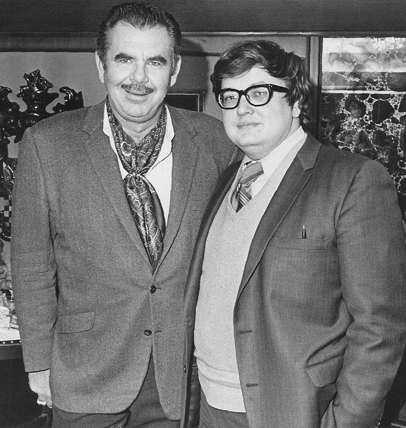 Roger Ebert (rechts) mit Regisseur Russ Meyer 1970
