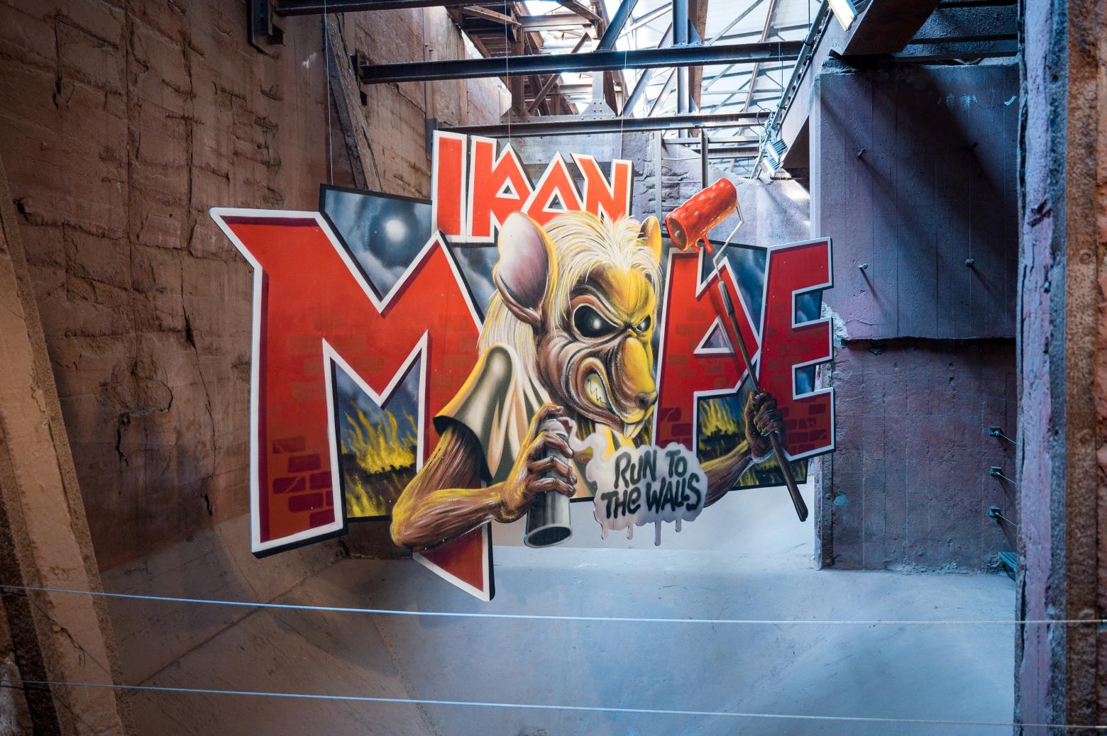 In der Möllerhalle des Weltkulturerbe Völklinger Hütte ist eine Arbeit des Künstlers Alain Welter mit dem Titel "Iron Mope" zu sehen