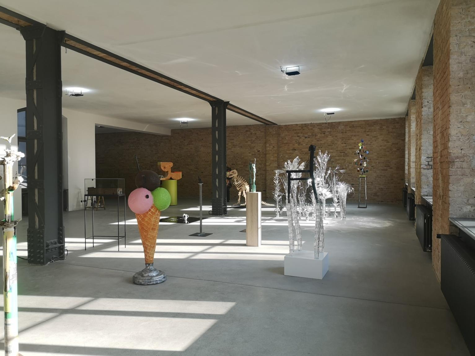 Ausstellungsansicht "Er ist's", Kwadrat temporary space, 2022