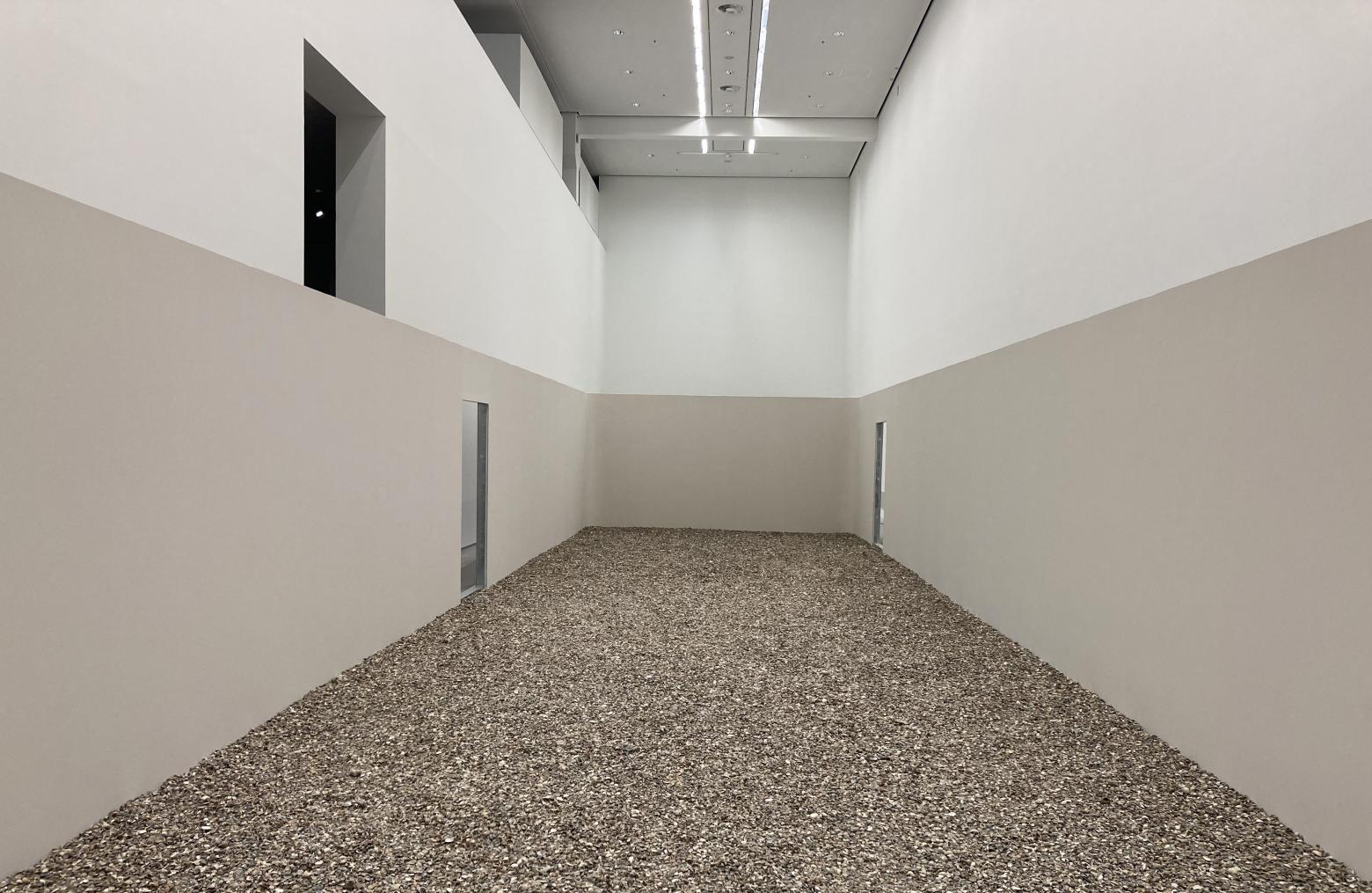 "Tectonic Tender" heißt die Ausstellung der schwedischen Bildhauerin und Installationskünstlerin Nina Canell in der Berlinischen Galerie