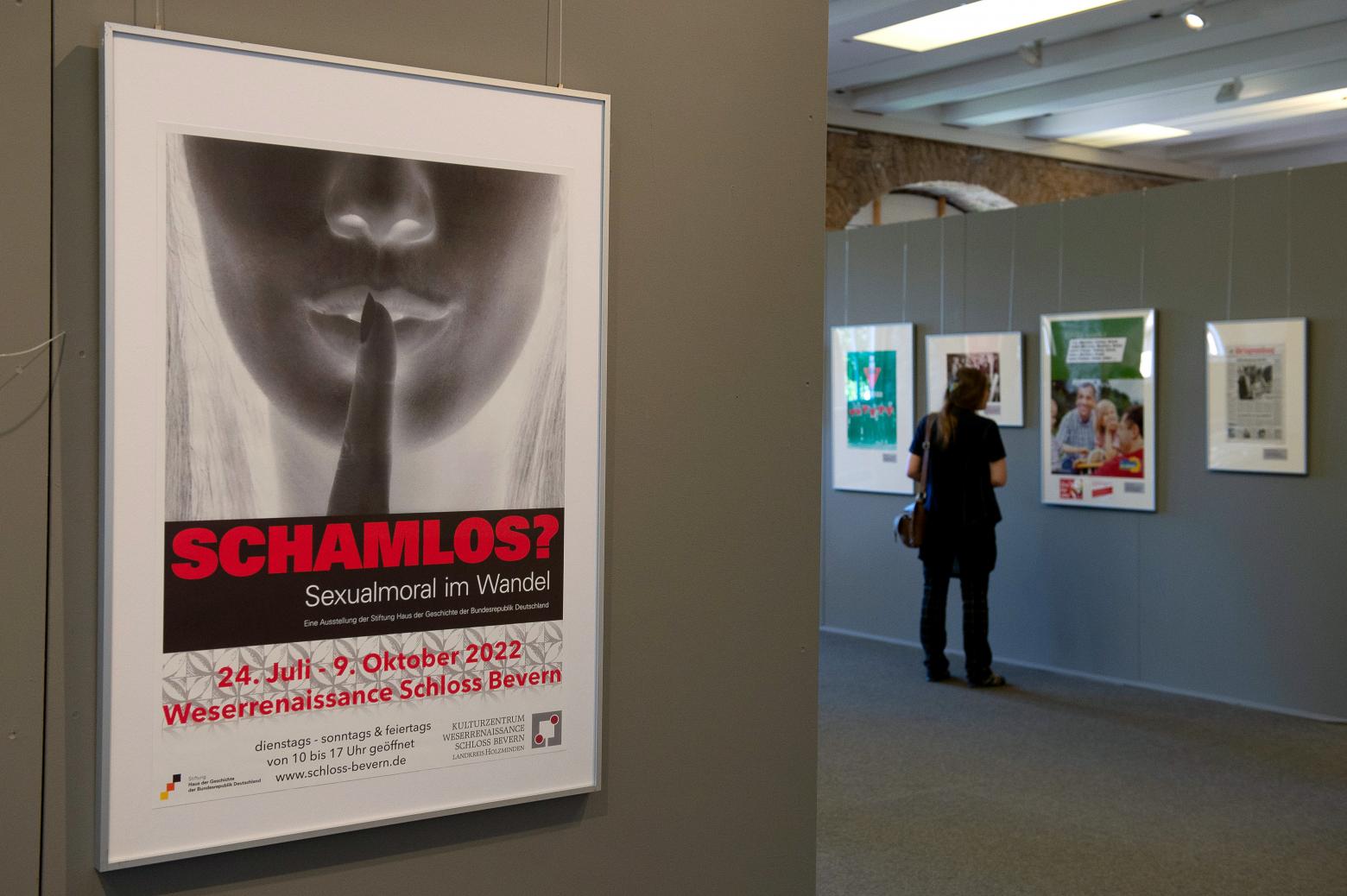 Ausstellungsansicht "Schamlos? Sexualmoral im Wandel", Weserrenaissance-Schloss Bevern