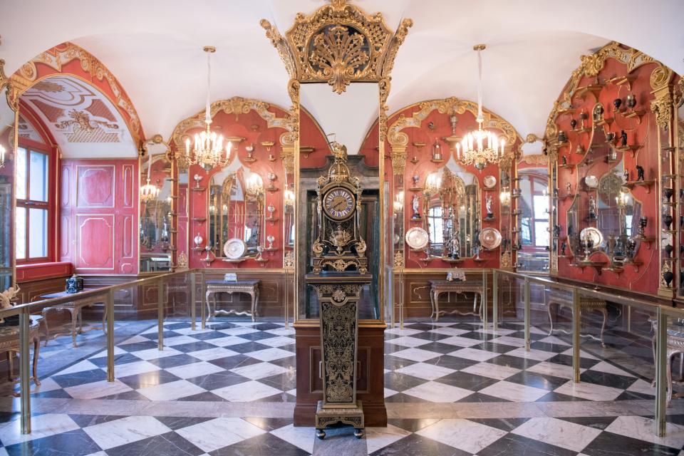  Das Weißsilberzimmer im Historischen Grünen Gewölbe im Dresdner Schloss der Staatlichen Kunstsammlungen Dresden 