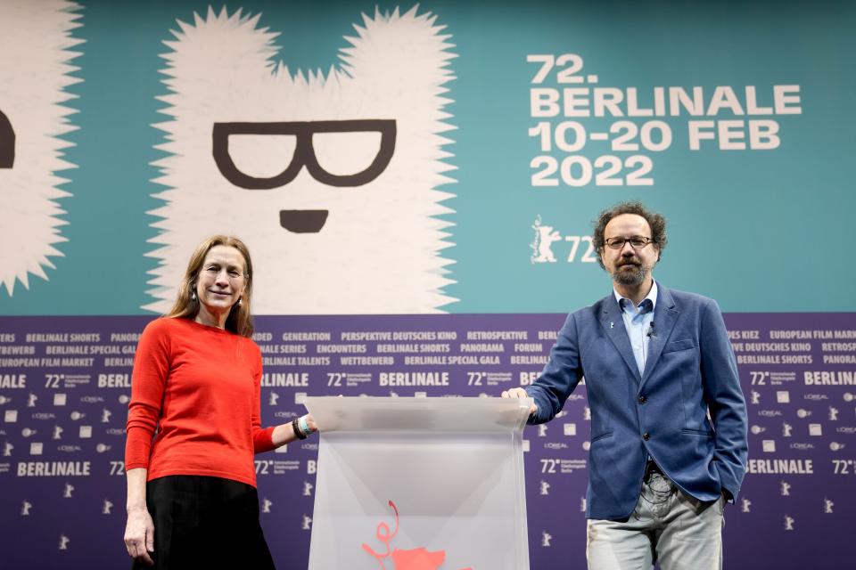 Der künstlerische Leiter Carlo Chatrian (rechts) und die Geschäftsführerin Mariette Rissenbeek der Internationalen Filmfestspiele Berlin Berlinale bei der offiziellen Programmpräsentation des Festivals in Berlin