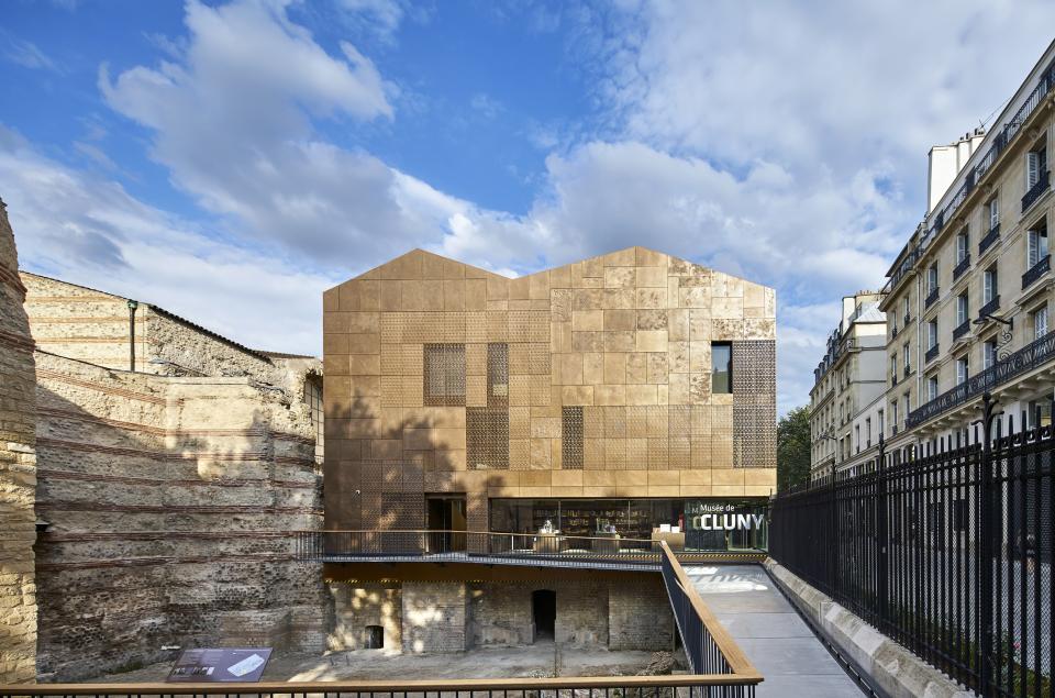   Das neue Empfangsgebäude des Cluny-Museums: die Westfassade