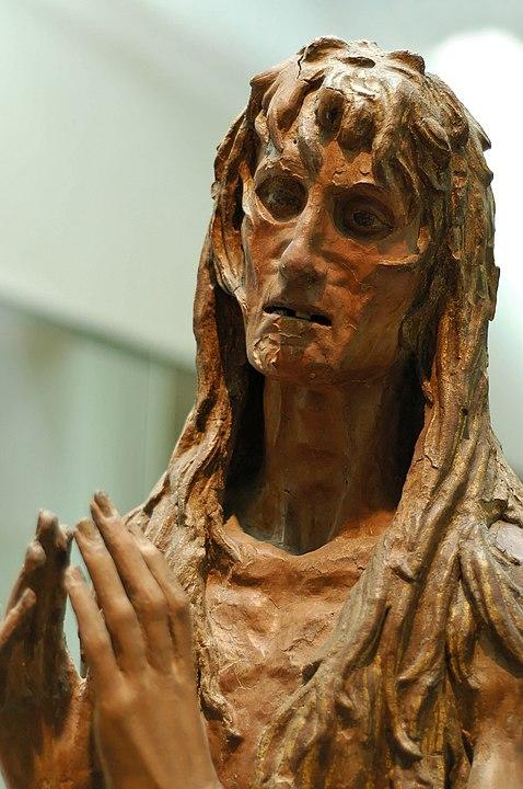 Detail von Donatellos Skulptur der Maria Magdalena 