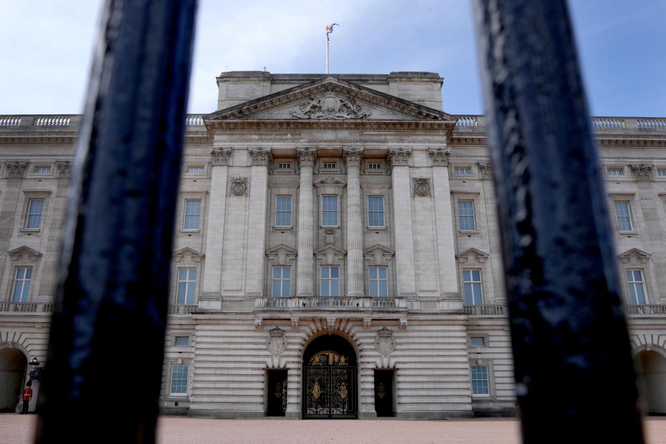 Blick auf den Balkon des Buckingham Palace in London