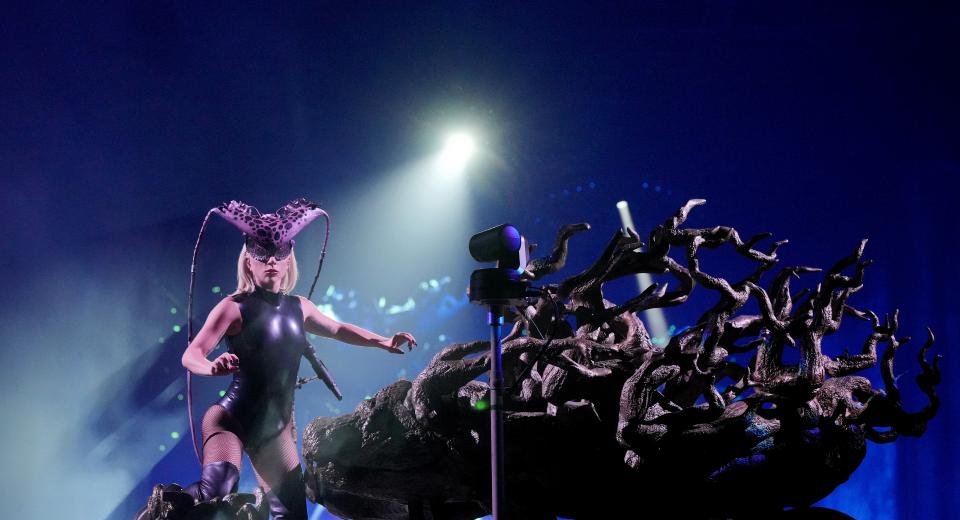  Lady Gaga performt zum Auftakt ihrer Welttournee "The Chromatica Ball" in Düsseldorf 