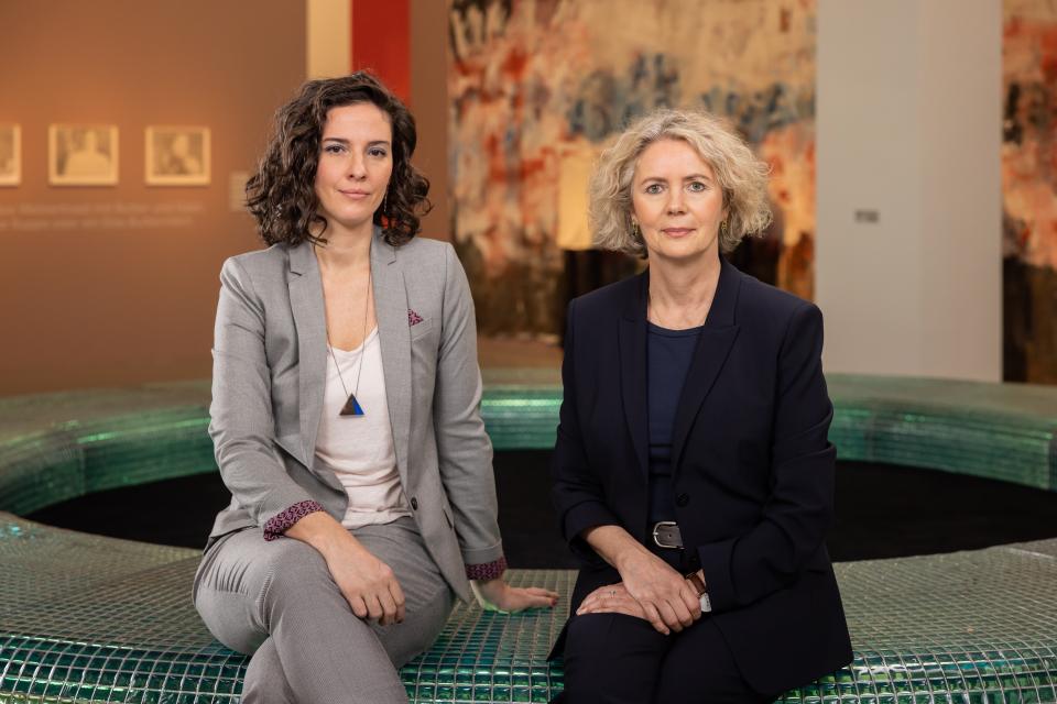 Die Leiterinnen Florence Thurmes (l) und Regina Selter des Museum Ostwall in Dortmund