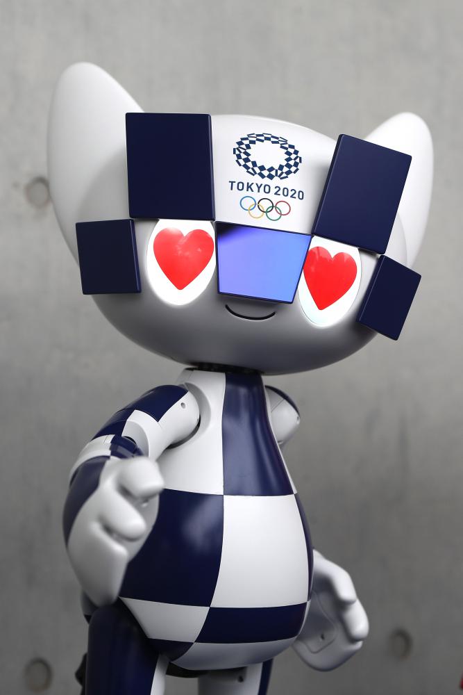  Auch der Maskottchen-Roboter Miraitowa hat bei den Olympischen Spielen 2020 in Tokio Liebe zu verschenken