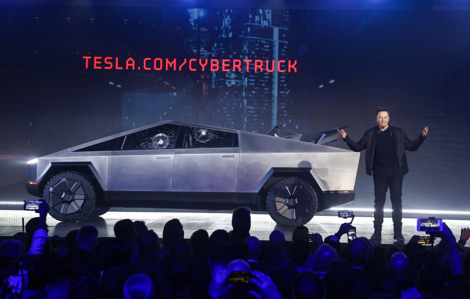  Elon Musk, CEO von Tesla, stellt den Cybertruck im Designstudio von Tesla in Hawthorne vor