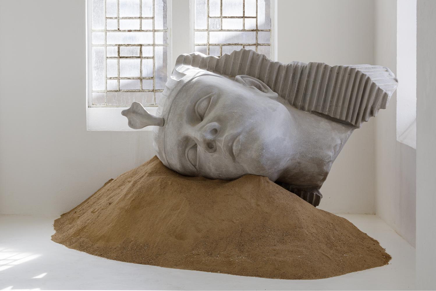 Zuzanna Czebatul, Their New Power (Head), 2020. Polystyrene, acrylic and sand, View of the exhibition "The Singing Dunes of Zuzanna Czebatul", CAC-La synagogue de Delme, 2020