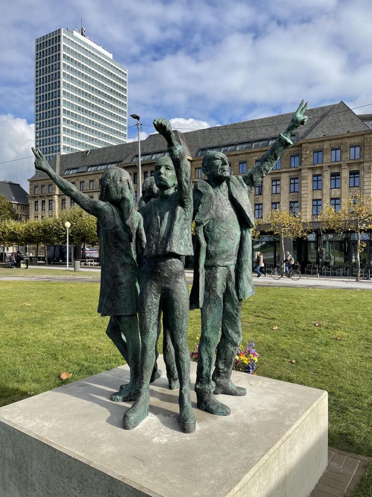 Denkmal von Claus Richter als "Ort für die Erinnerung und Akzeptanz von geschlechtlicher und sexueller Vielfalt" in Düsseldorf 