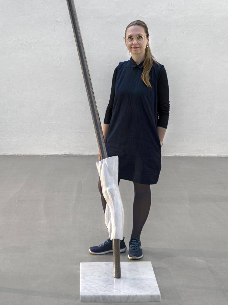 Lada Nakonechna in ihrer Ausstellung "Studium des Menschen"