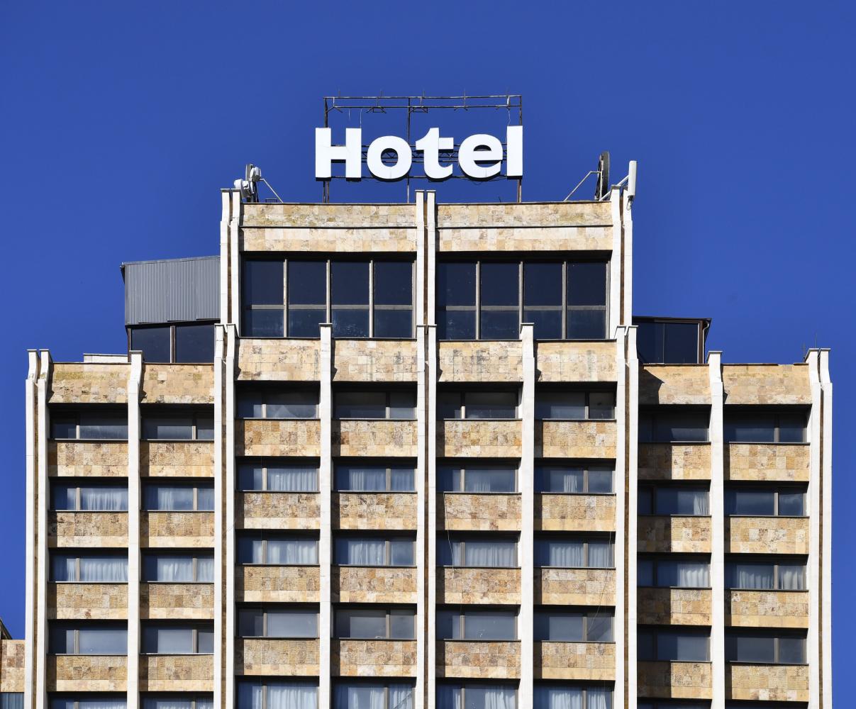 Das Grand Hotel wird Schauplatz der Manifesta 14 in Pristina