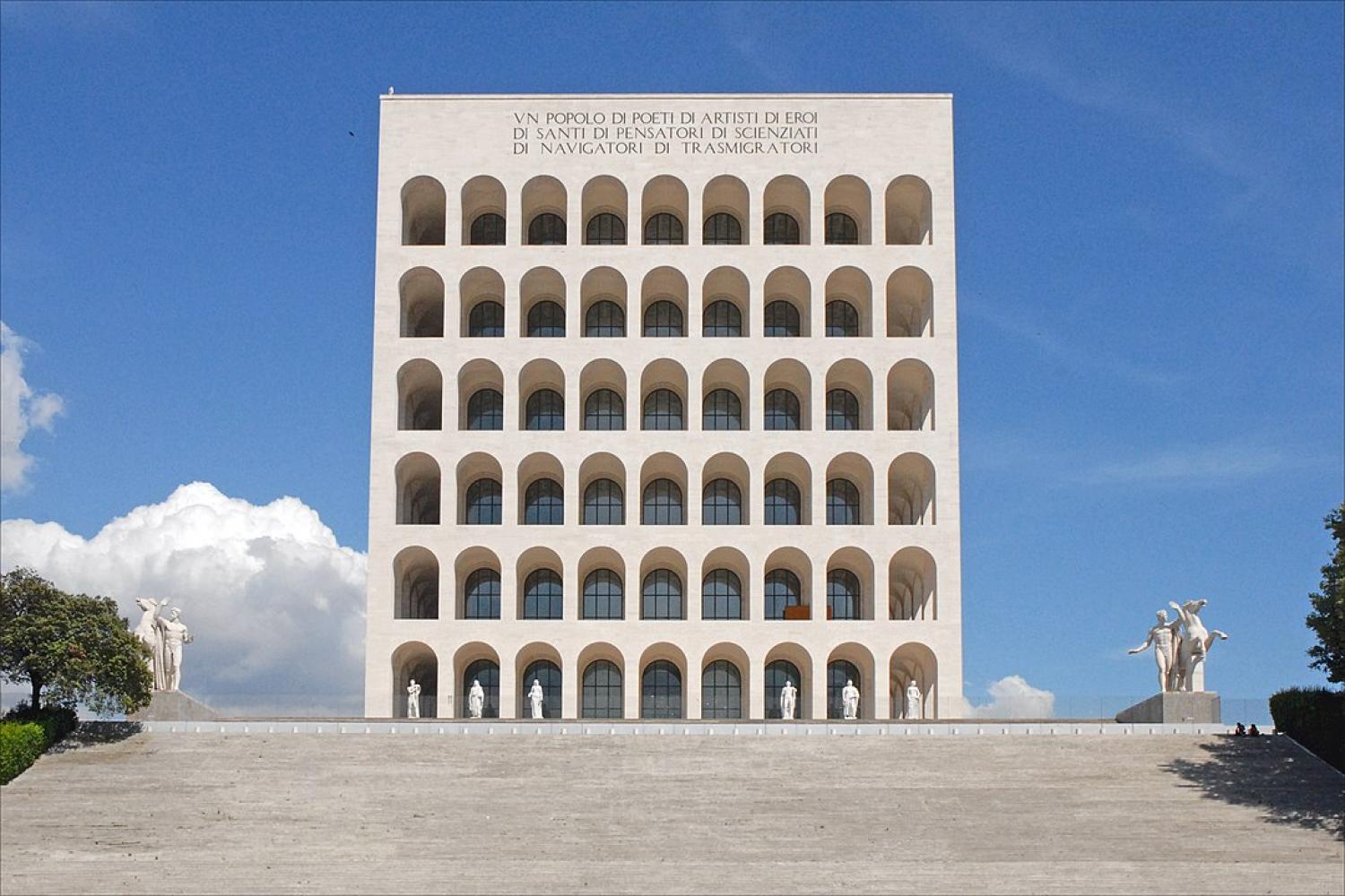 Diese Kolonnaden schreiben Geschichte – und was für eine: Palazzo della Civiltà del Lavoro in Rom