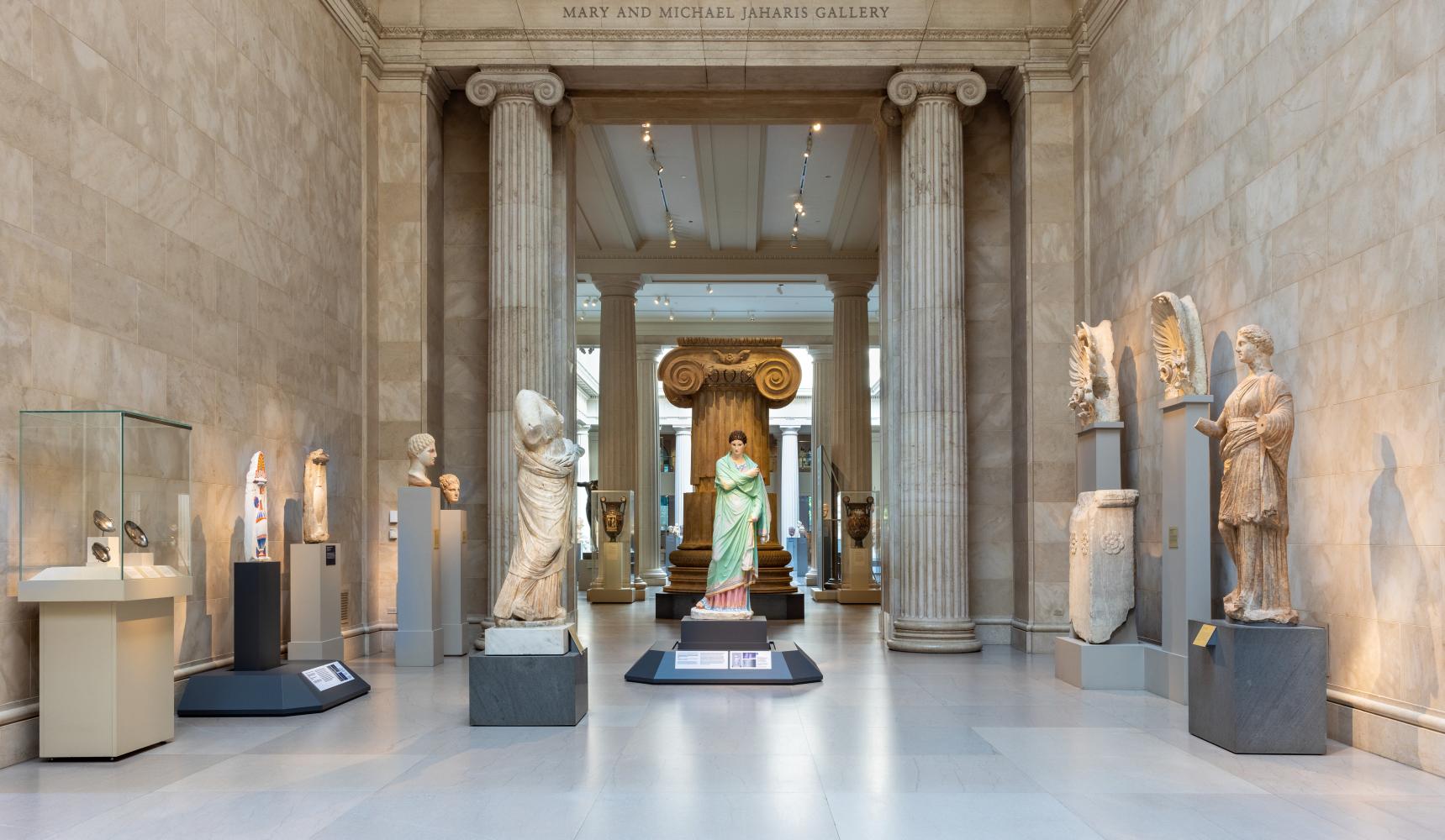 Rekonstruktionen antiker Skulpturen in der Ausstellung "Chroma" im Metropolitan Museum of Art, New York