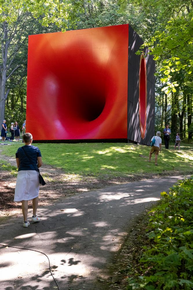 Anish Kapoor "Sectional Body Preparing for Monadic Singularity", 2015, Installationsansicht Skulpturenpark Waldfrieden, Wuppertal, 2022