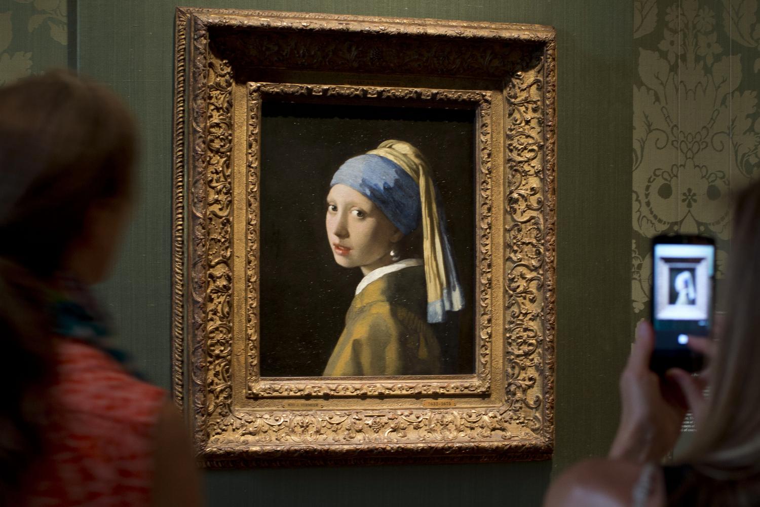"Das Mädchen mit dem Perlenohrgehänge" von Jan Vermeer im Mauritshuis Den Haag 