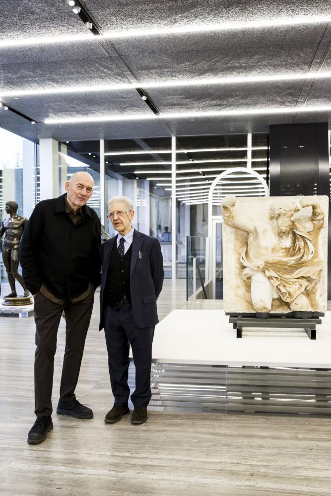 Rem Koolhaas (links) und Salvatore Settis in der Ausstellung "Recycling Beauty" in der Fondazione Prada in Mailand