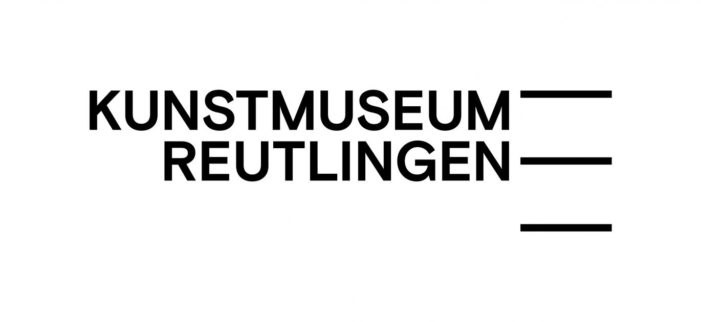 Logo mit drei horizontalen Streifen untereinander gereiht rechts von Kunstmuseum Reutlingen