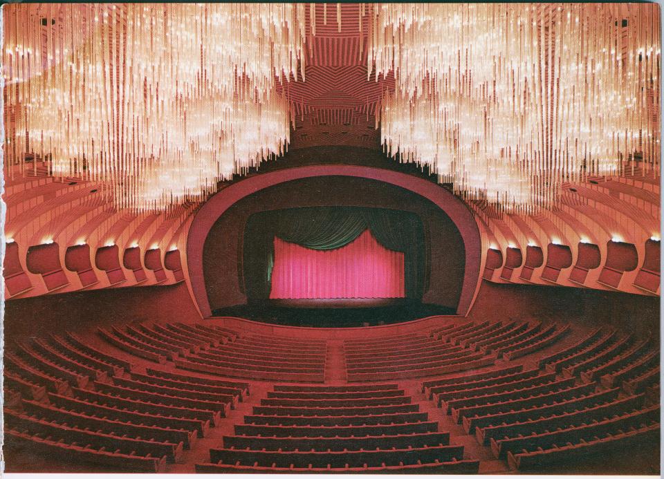 Die Bühne des Teatro Regio in Turin in der originalen Ausgestaltung von 1973