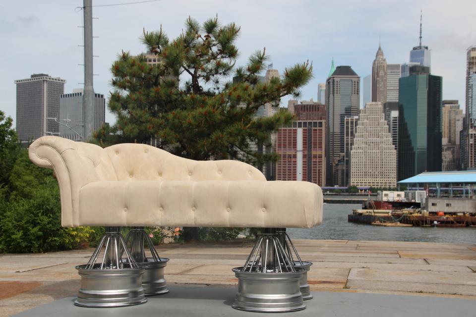 Das Kunstwerk "On Elbows" von Dozie Kanu, ist im Brooklyn Bridge Park im Rahmen der Ausstellung "Black Atlantic" zu sehen