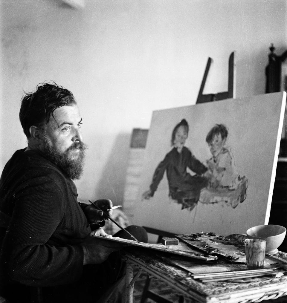 André Ostier fotografierte Bérard beim Malen des Gemäldes "Les enfants des Goudes", 1941