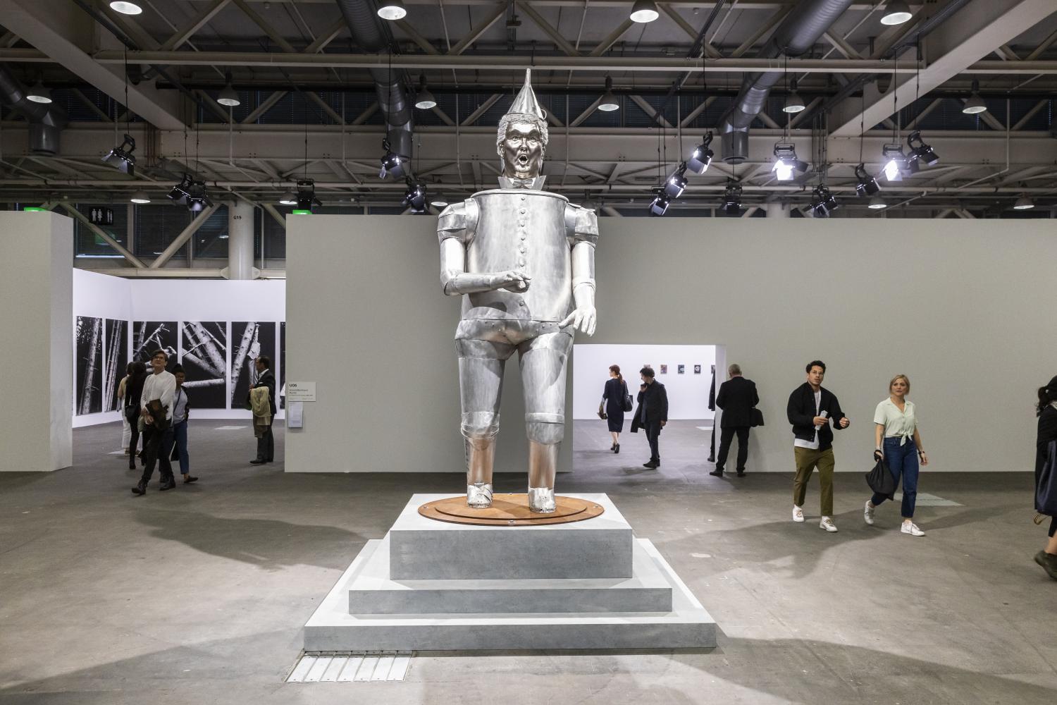 Coco Fusco bei der Galerie Alexander Gray Associates auf der Art Basel 2019. Seit Ausbruch der Corona-Pandemie verlagert sich der Kunstmarkt zunehmend ins Digitale 