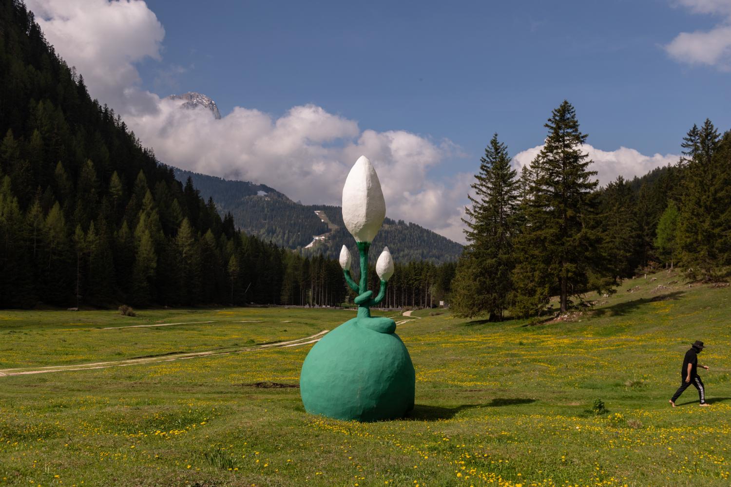 Eduardo Navarros Skulptur "Spathiphyllum Auris" im Langental